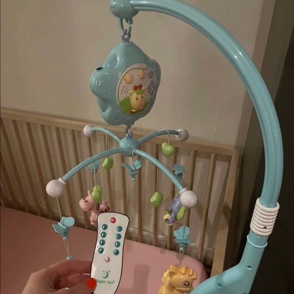 Crib mobile for pack and play - Picture 4 of 16